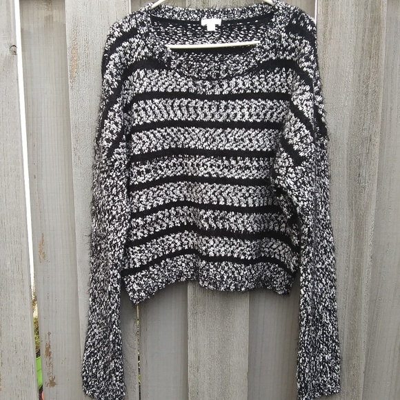 Xhilaration eyelash striped crewneck sweater women’s Size XLarge - Picture 5 of 8